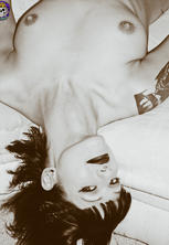 Hot nude goth girl gets nude on a rooftop