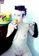 Pervy goth chick gets dirty with fresh lemons