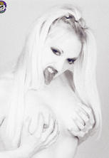 Ghostly blonde scream queen nude